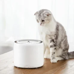 PETKIT Fontaine à Eau Pour Chat En Acier Inoxydable, Distributeur D'eau Intelligent Chat 1,35L, Lumière LED Intégrée, Pompe Ultra-Silencieuse, Solution De Batterie De Secours Bol à Eau Potable